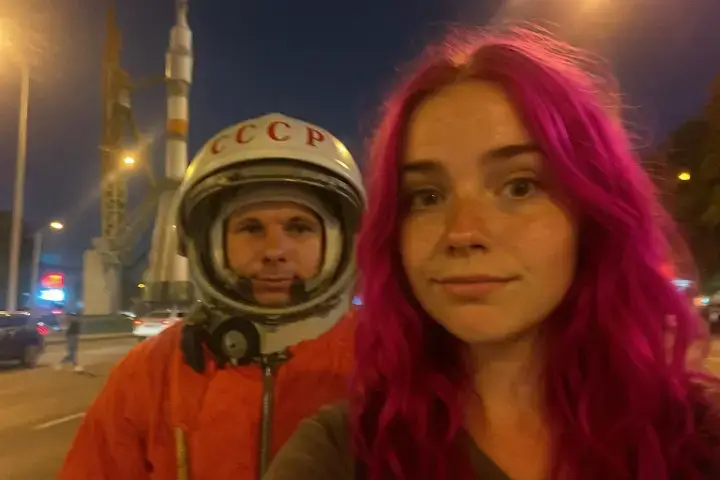 AI Celebrity Selfie Generator